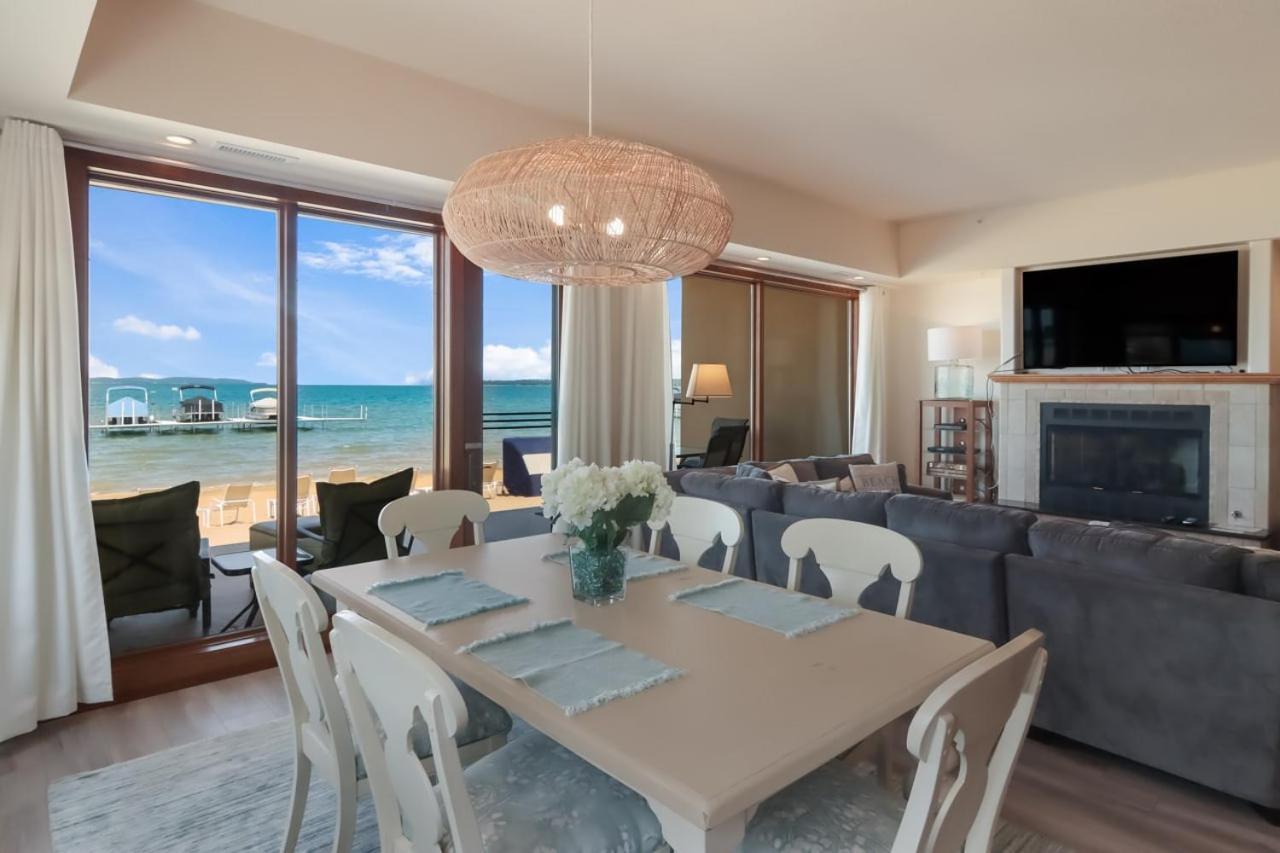 Sugar Beach Villa 1012 Luxury Waterfront Condo Traverse City Exterior foto
